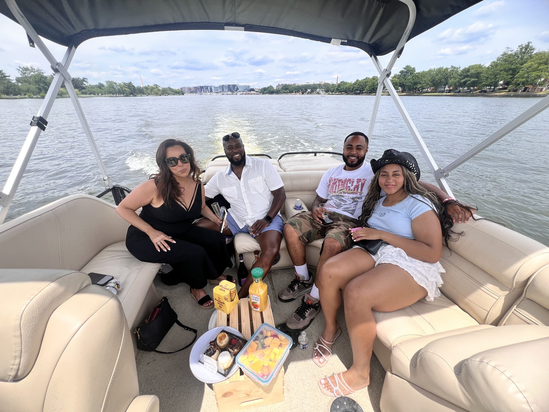 Have Yachts Club charter