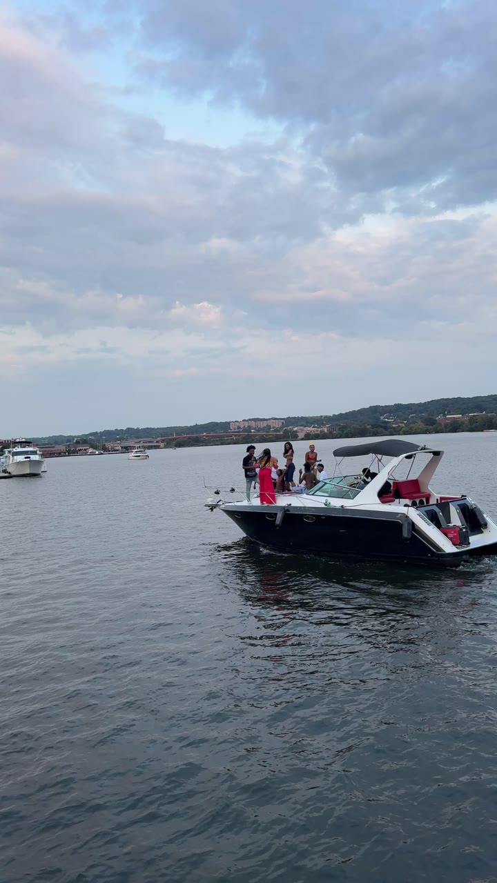 Have Yachts Club charter